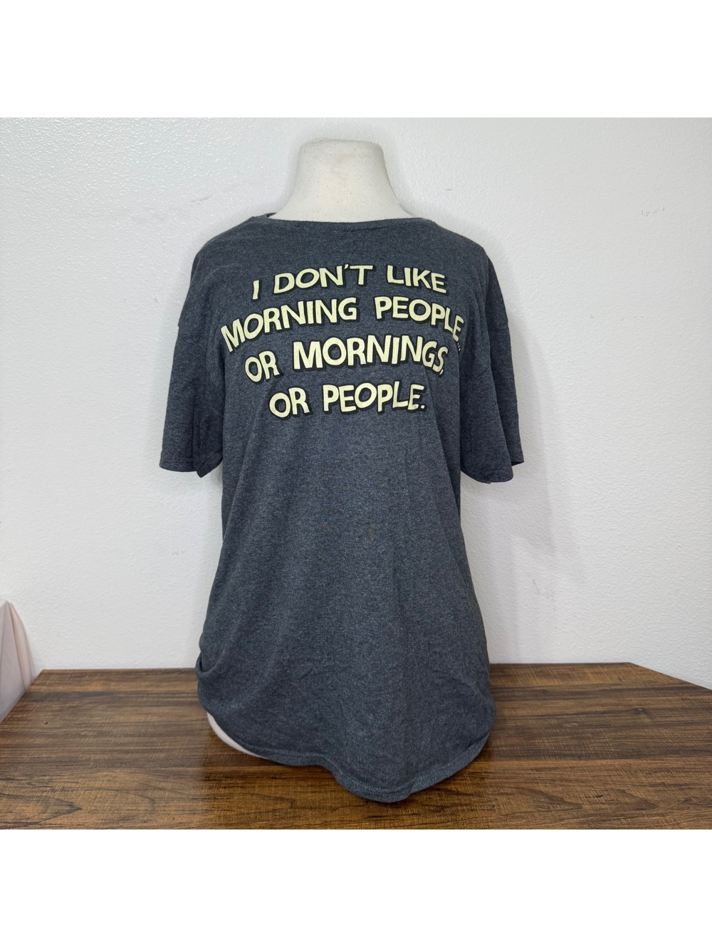 Domo Charcoal Gray Graphic T-Shirt Size M